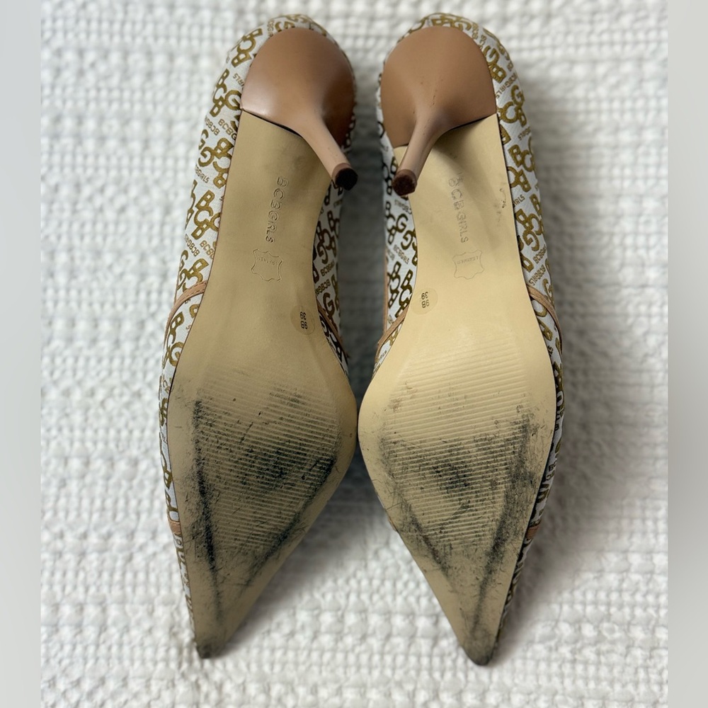 Vintage BCBG ALL Over Monogram Pointed Toe Heels & Leather Bows Women’s Size 9 - Picture 8 of 11